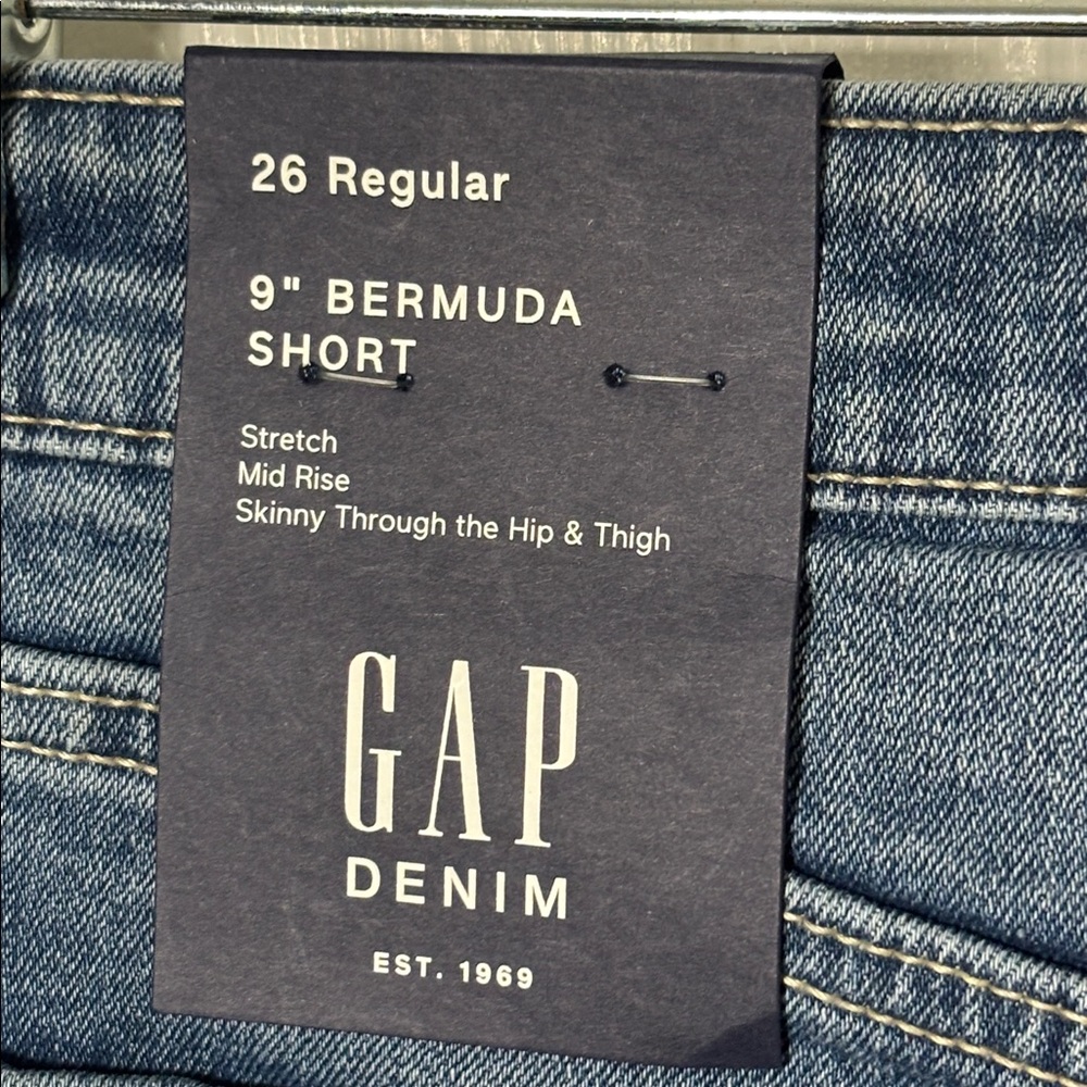 New NWT GAP Mid Rise Bermuda Blue Distressed Denim Shorts Sz 26 Regular Stretch - Picture 8 of 8